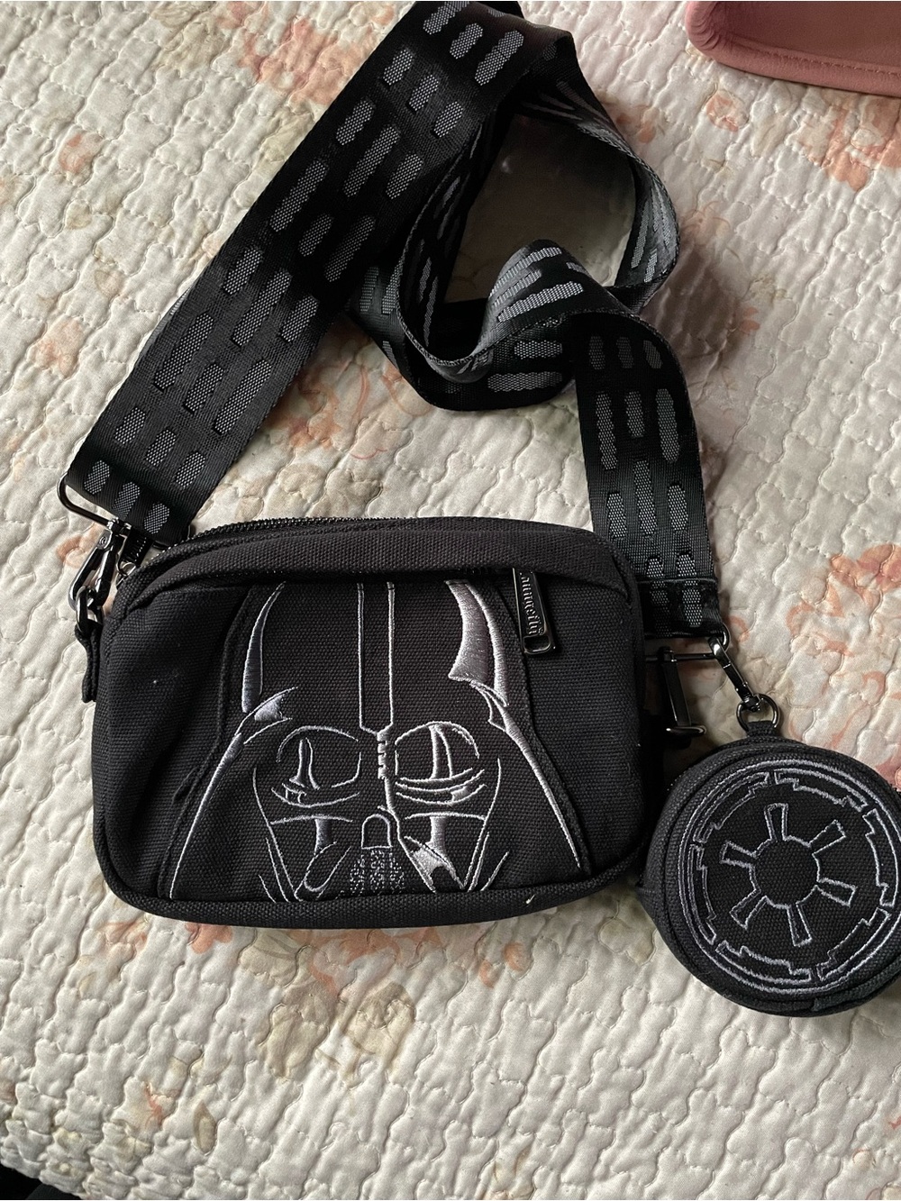 Loungefly Darth Vader Embroidered Crossbody Belt Bag with Coin Pouch (nwt)